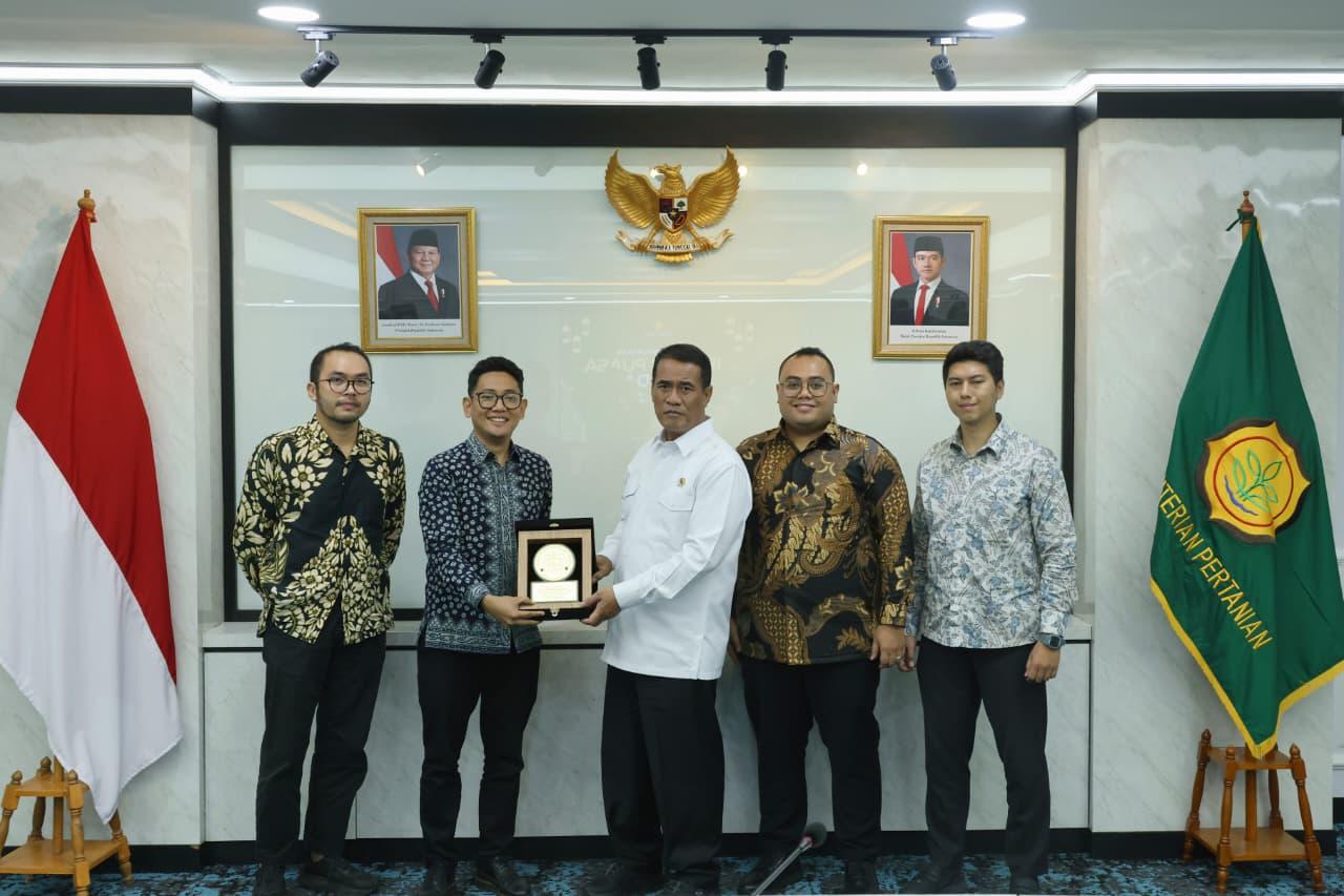 Penyerahan Plakat & Cenderamata ASKI